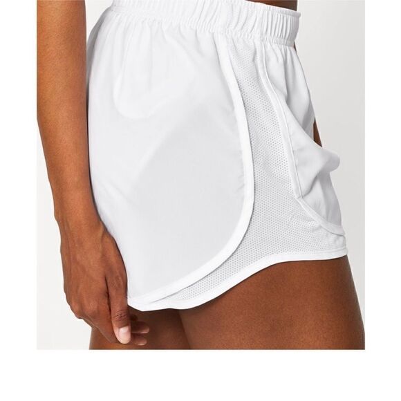 Nike NWT Women's Core Tempo Shorts in White Size Medium - Picture 5 of 8